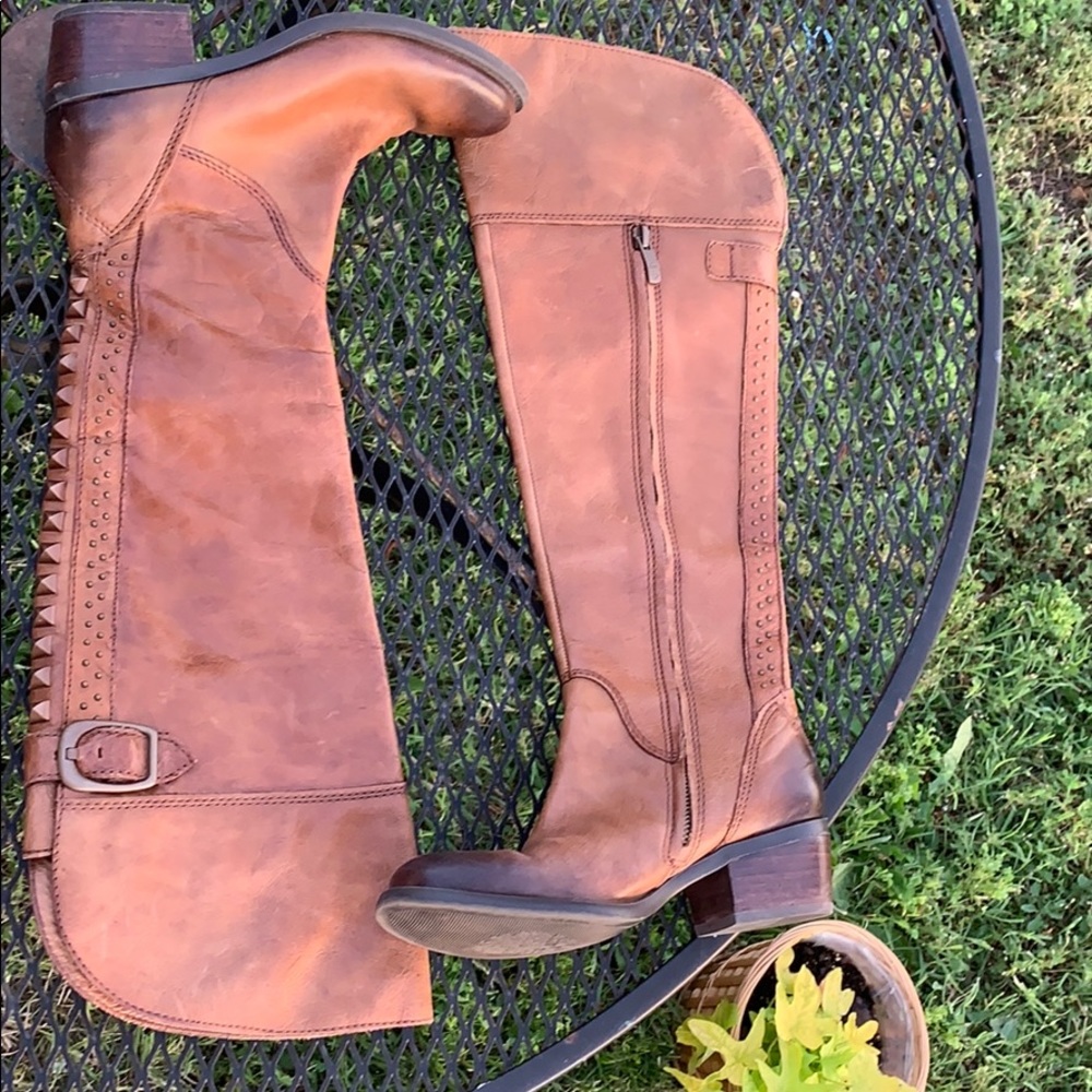 VINCE CAMUTO BOOTS